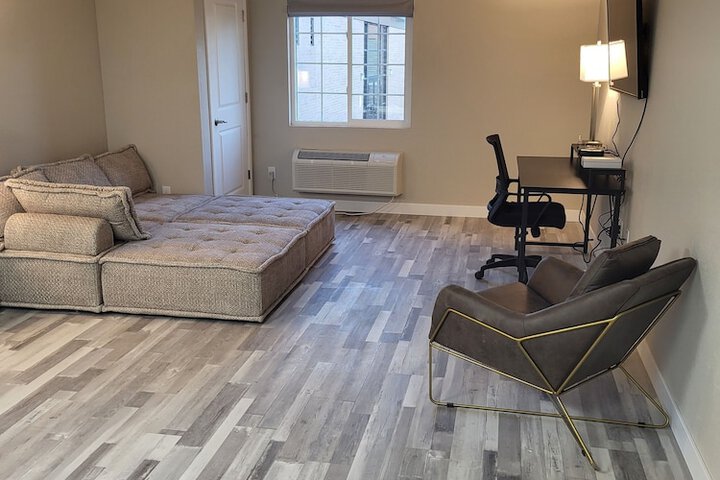 Room 8 of 15