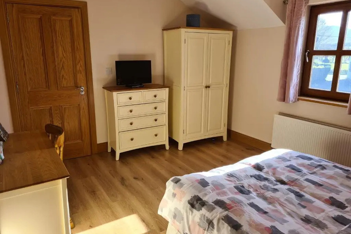 Room 2 of 4