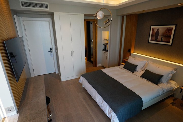 Room 40 of 91