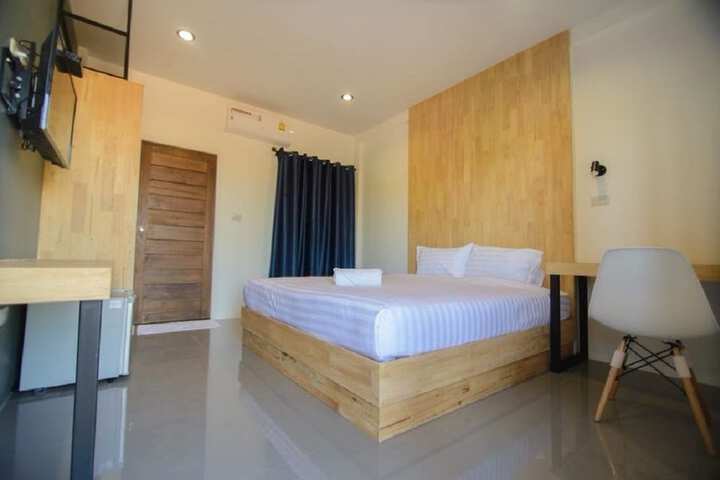 Room 13 of 65