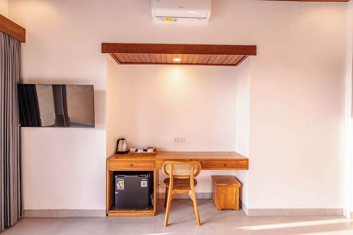 Room 27 of 77