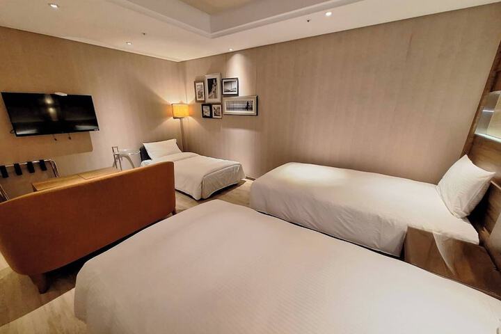Room 38 of 99