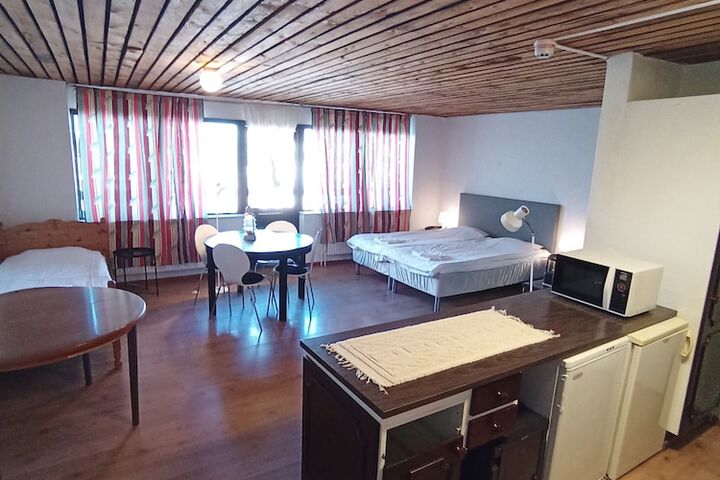 Room 48 of 140