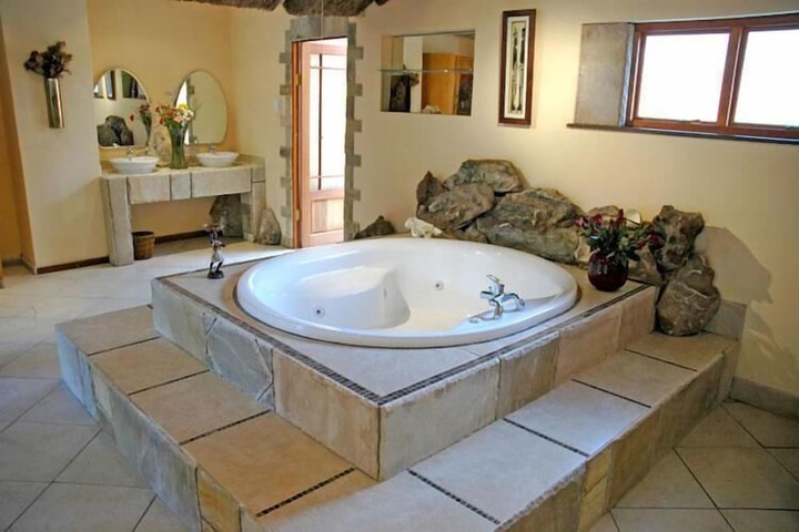 Hot Tub 33 of 52