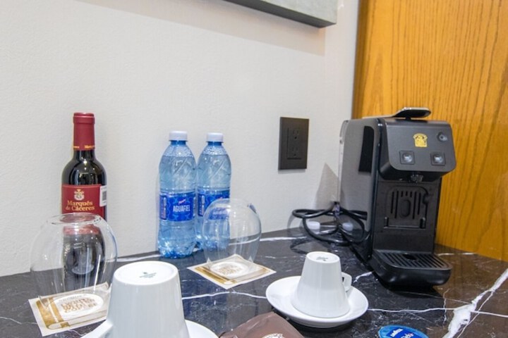 Breakfast/Coffee Service 39 of 84