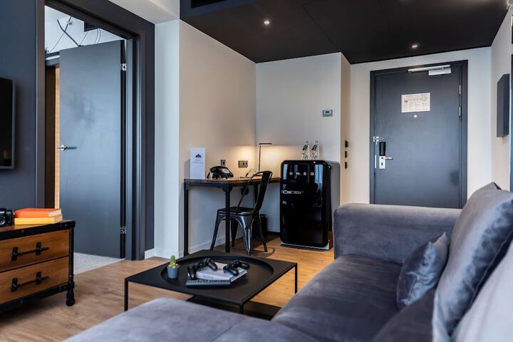 Room 21 of 63