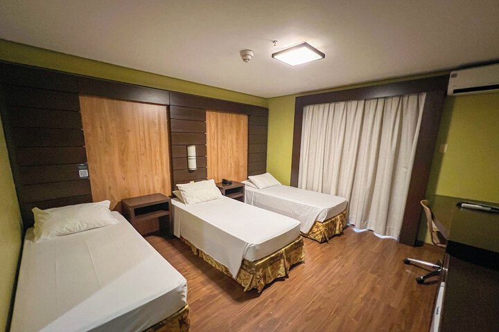 Room 12 of 71