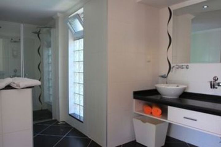Room 5 of 26