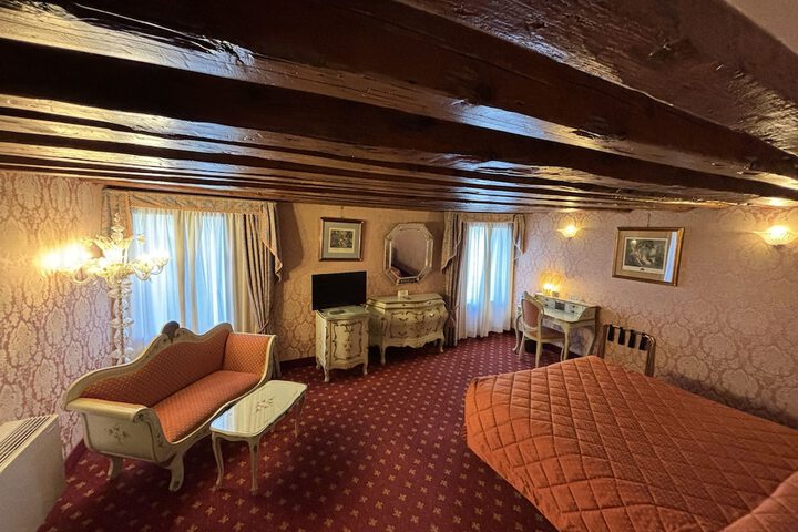 Room 39 of 77