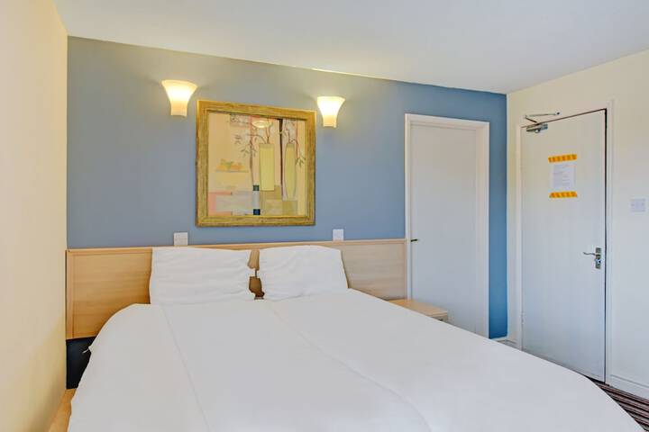 Room 10 of 50