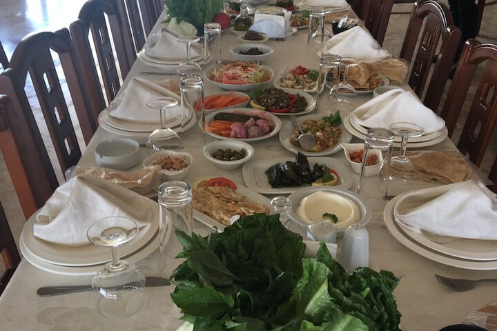 Dining 9 of 16