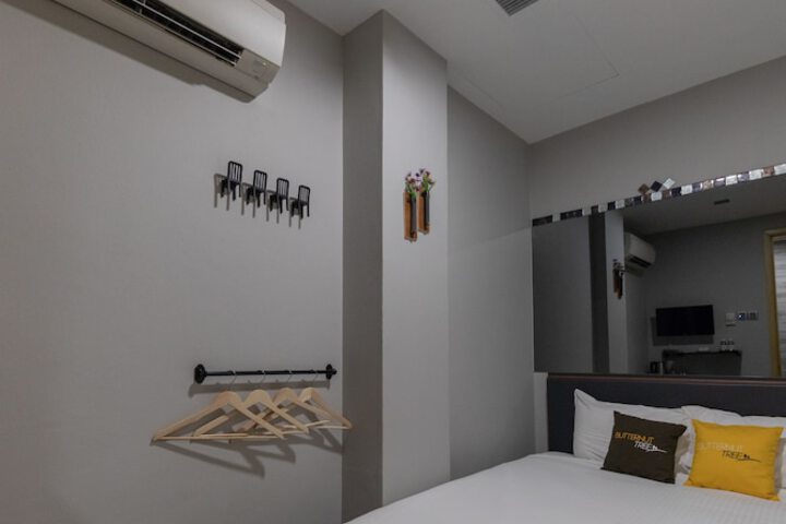 Room 25 of 88