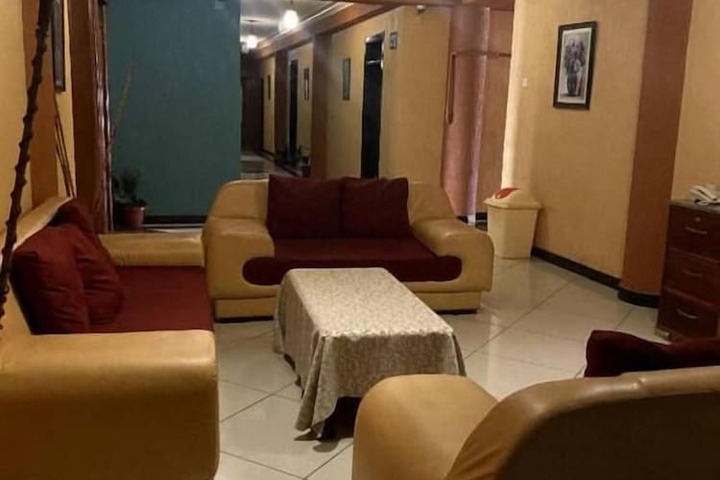 Room 21 of 28