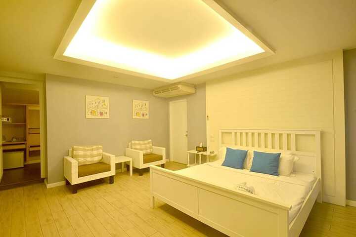 Room 14 of 69