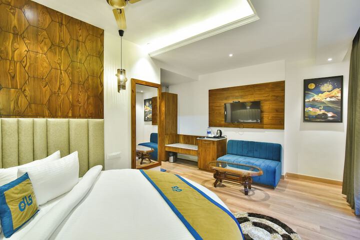 Room 5 of 34