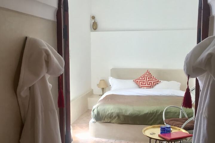 Room 18 of 189