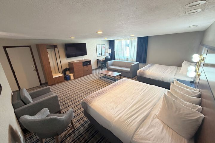 Room 33 of 68
