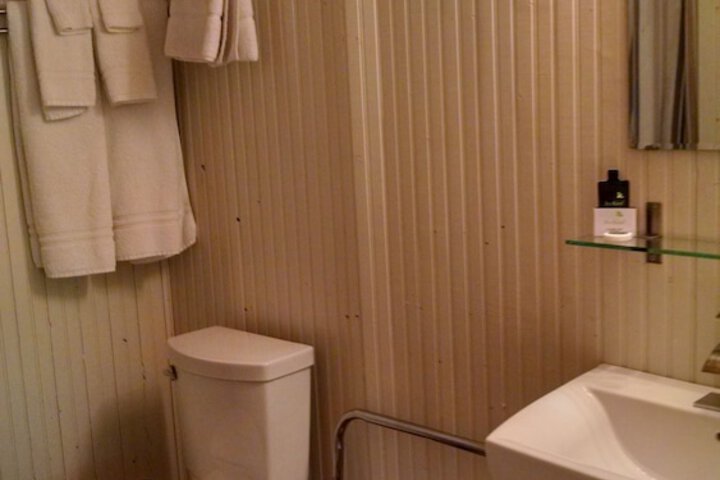 Room 8 of 25