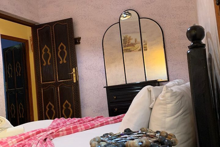 Room 10 of 50
