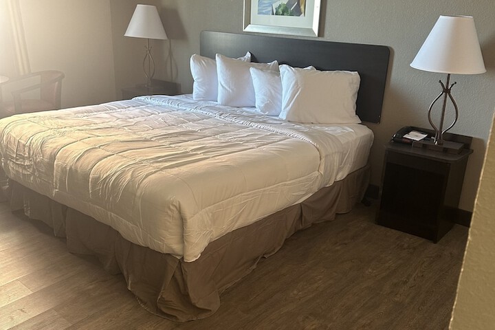 Room 10 of 38