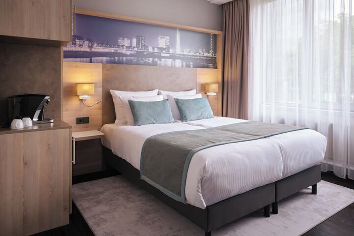 Room 25 of 60