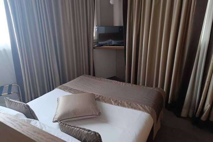 Room 40 of 86