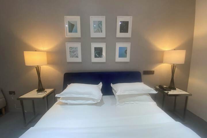 Room 21 of 68