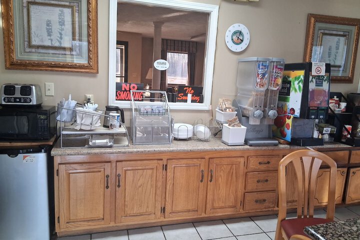 Breakfast/Coffee Service 29 of 39