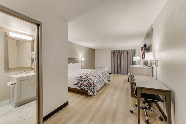 Standard King Bed Accessible (3 of 24)