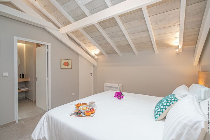 Room 4 of 48