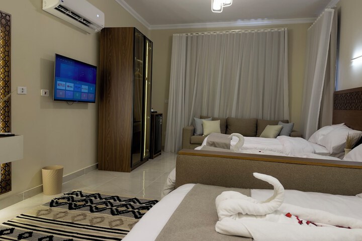 Room 18 of 74