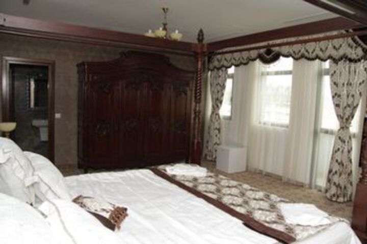 Room 17 of 43