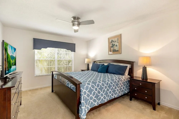 Room 4 of 20