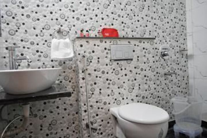 Room 2 of 21