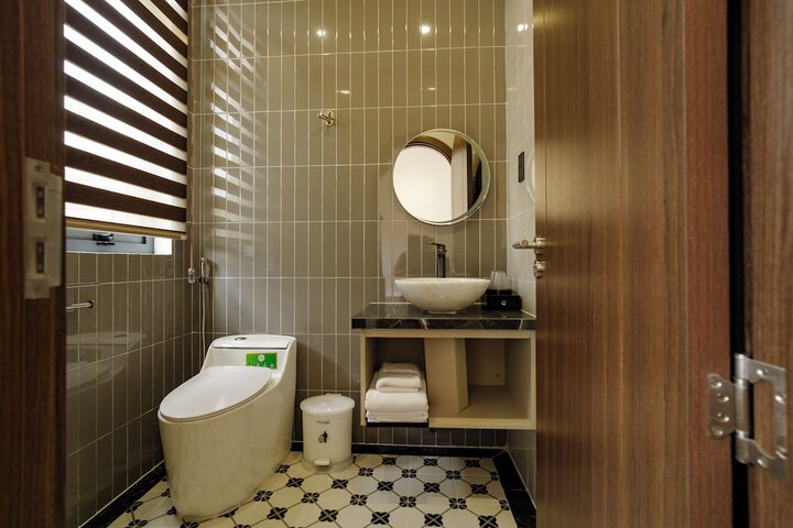 Room 50 of 71