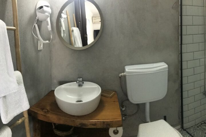 Room 10 of 10