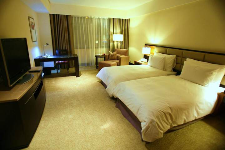 Room 16 of 47