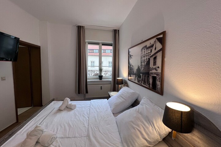 Room 26 of 49