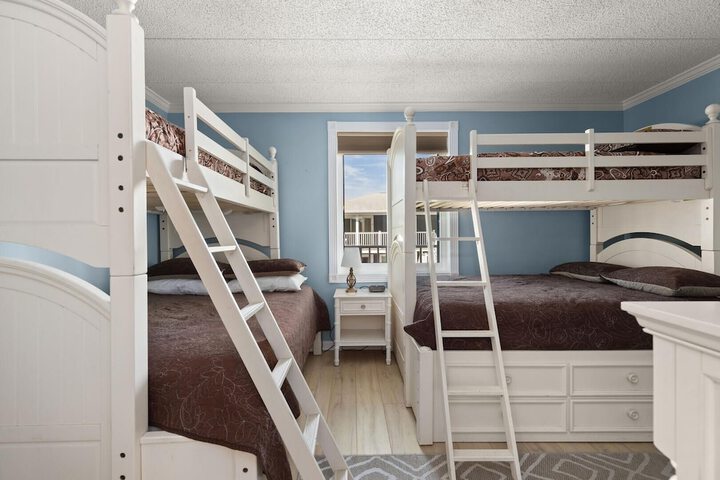 Room 5 of 33