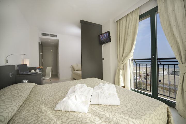 Room 14 of 53