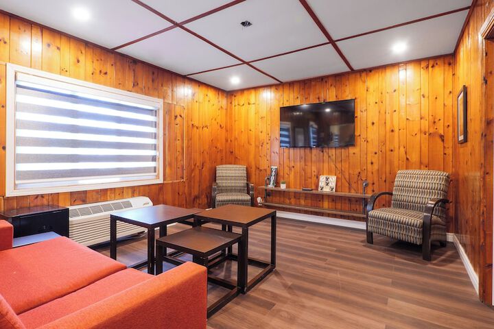 Room 43 of 60
