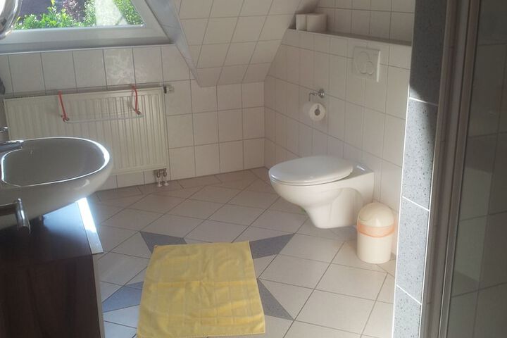 Room 12 of 19