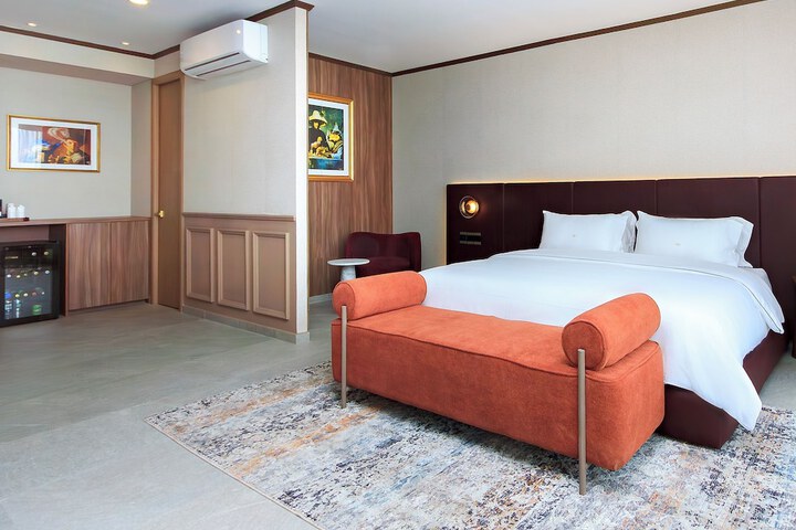 Room 22 of 49