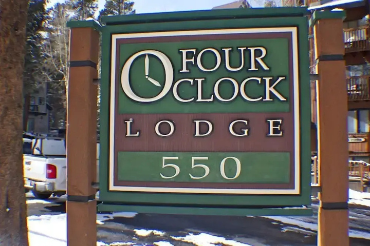 #1687 Ski-in Ski-out Four Oclock Lodge, on the ski Run!