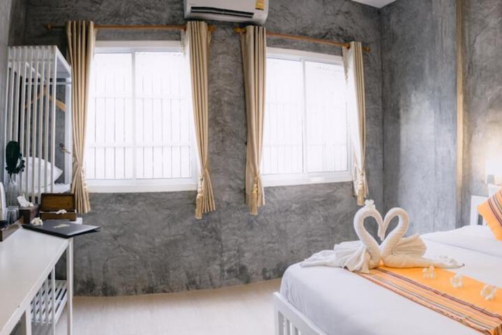 Room 20 of 33