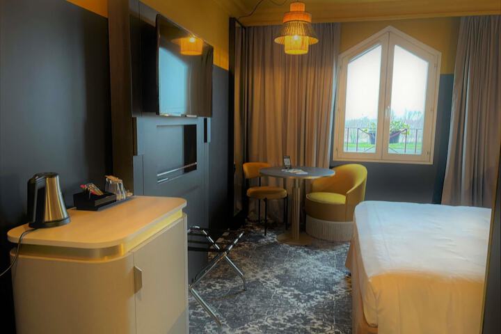 Room 7 of 47