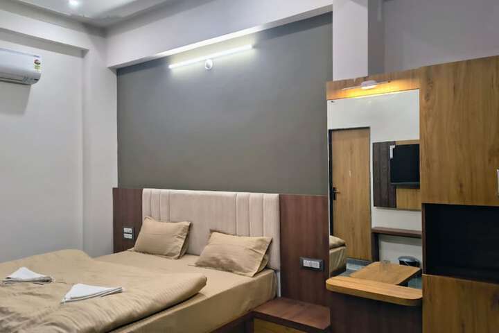 Room 44 of 72