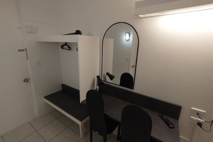 Room 27 of 109