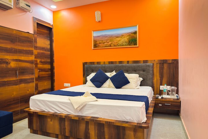 Room 15 of 46