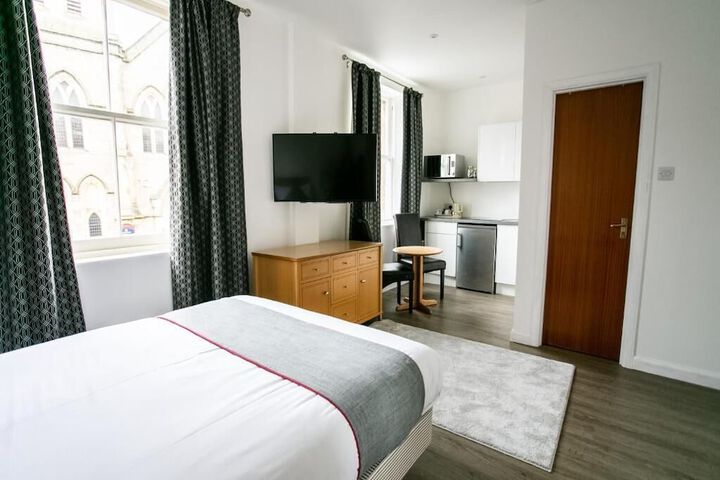 Room 3 of 72